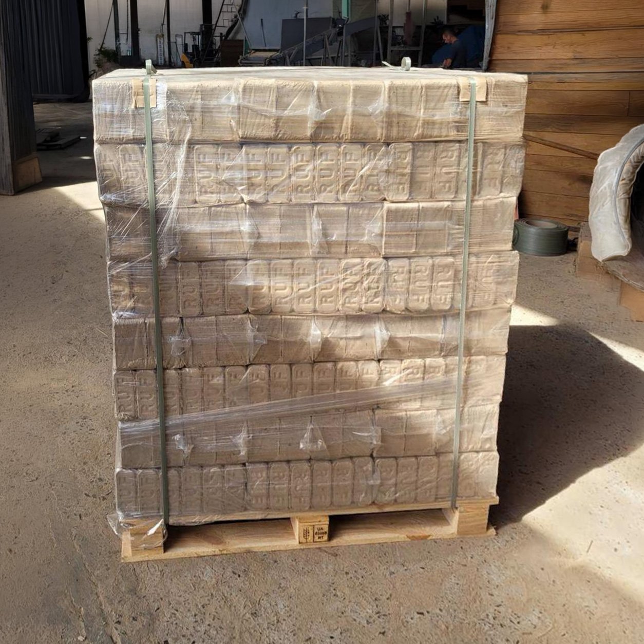 Holzbriketts RUF Hartholz 96×10 kg (960 kg) – Bild 2